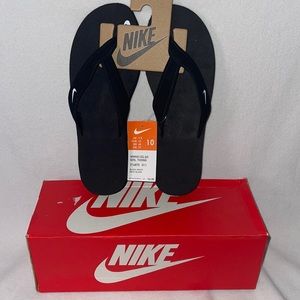 NEW Nike flip flops